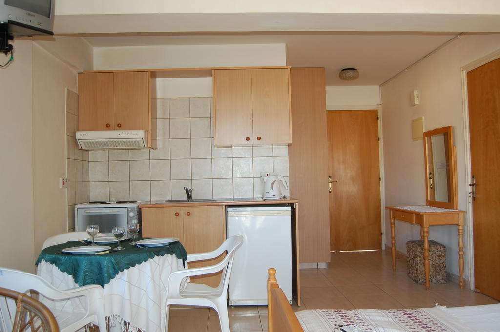 Nicos & Olympia Apartments Polis Kamer foto